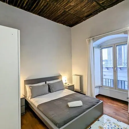 Partenope 3- Exclusive Apt. On The Seafront Naples